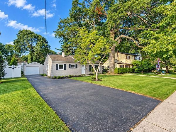 7 Surrey Road , Massapequa, NY 11758