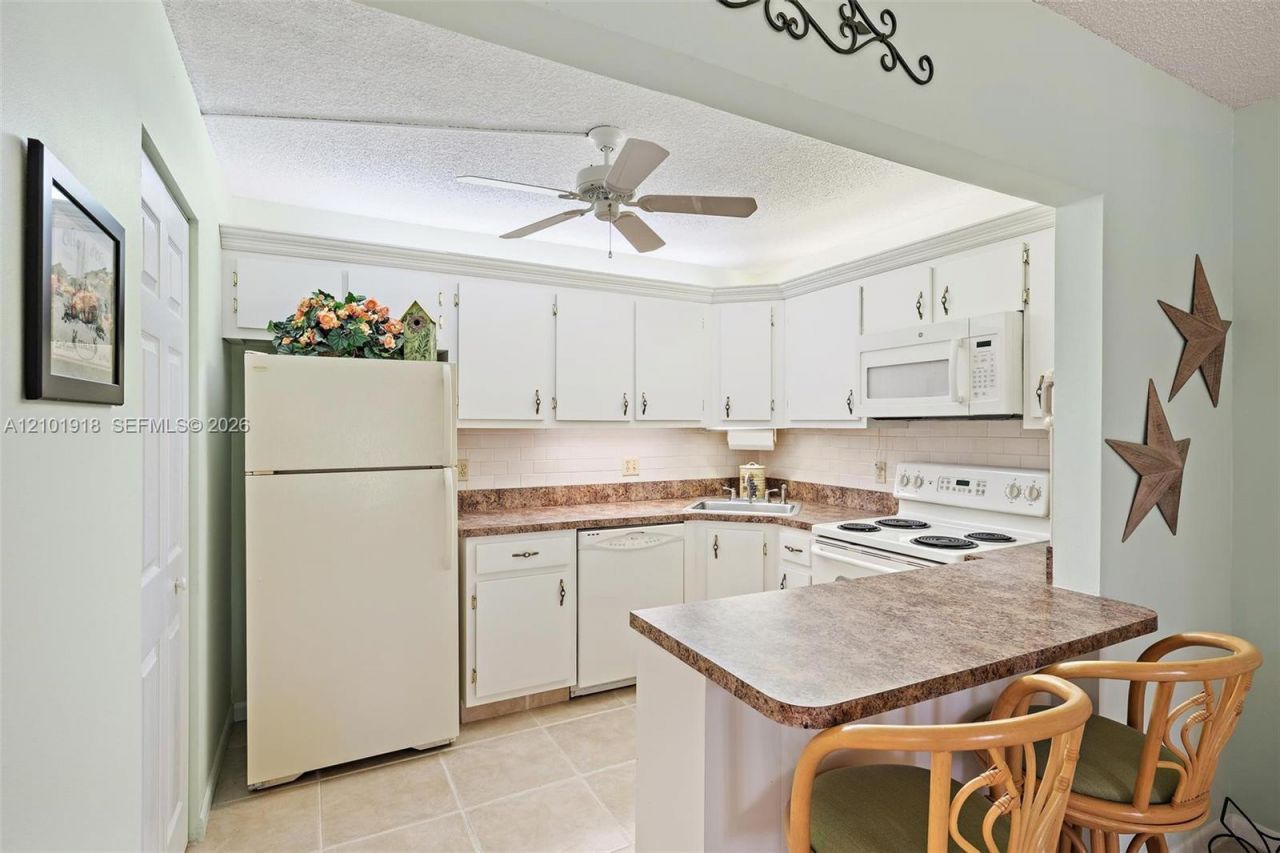 301 Pine Ridge Cir , Unit C-1, Greenacres, FL 33463 Photo