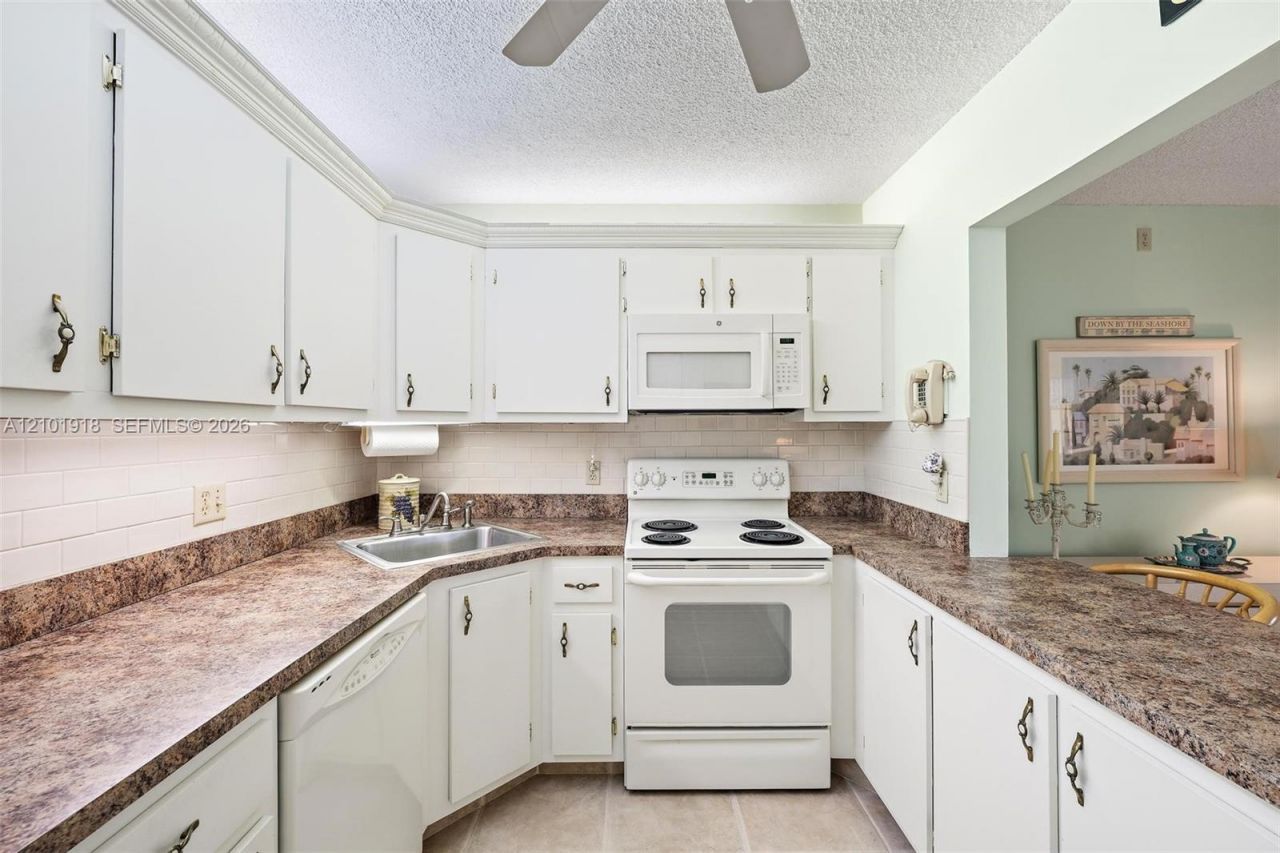 301 Pine Ridge Cir , Unit C-1, Greenacres, FL 33463 Photo