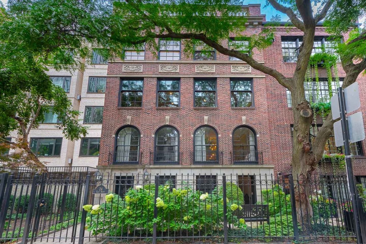 24 E Scott Street, Unit 2, Chicago, IL 60610 Main Photo