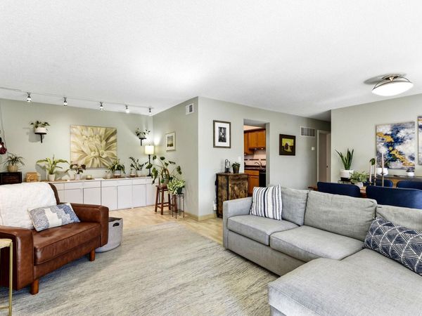 6305 Colony Way, Unit 2B, Edina, MN 55435