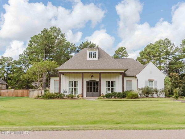 185 Saddle Brook Cove, Madison, MS 39110