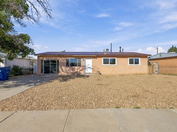 825 59th Street NW, Albuquerque, NM 87105