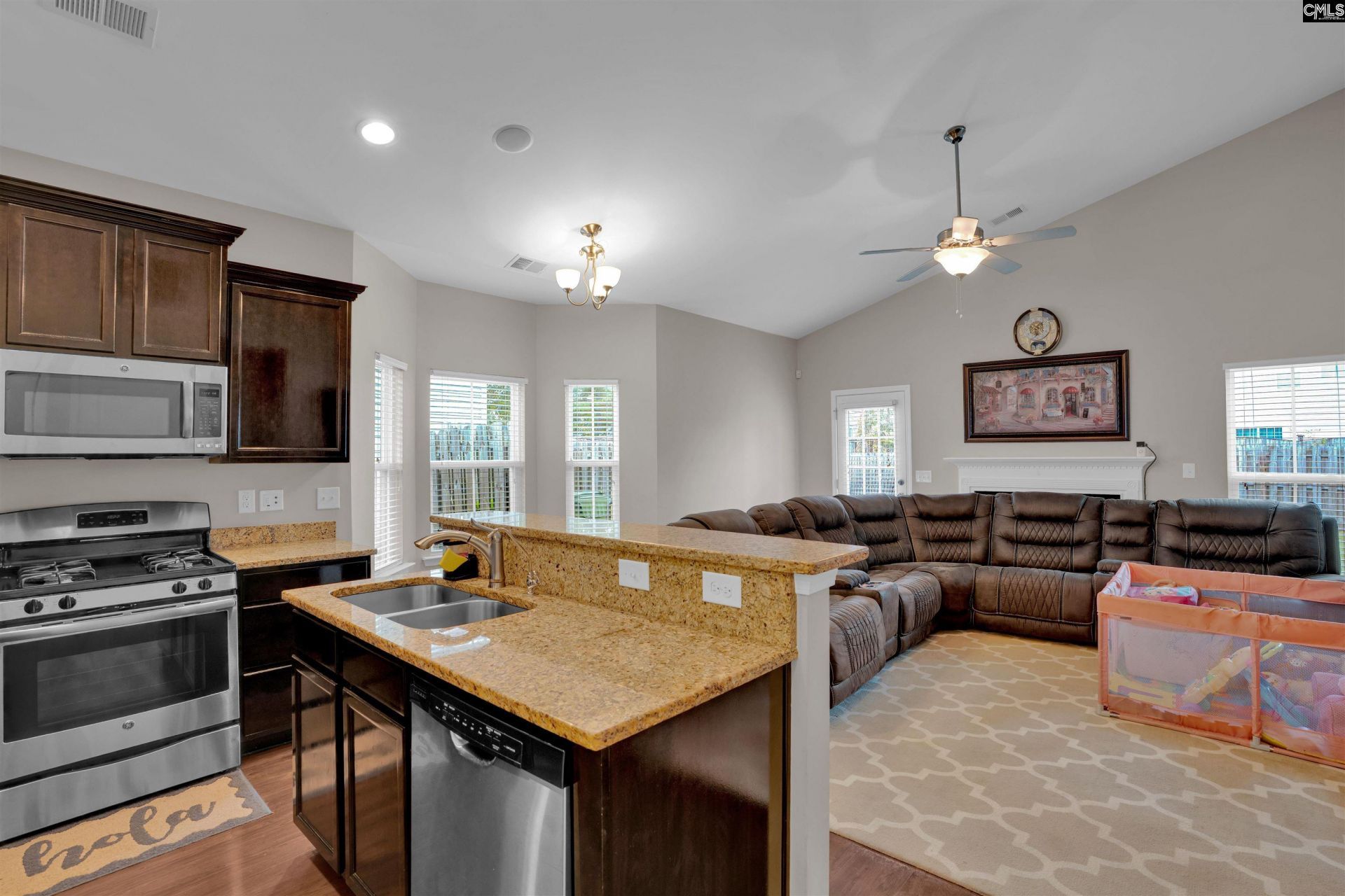 454 Glacier Way Photo 8