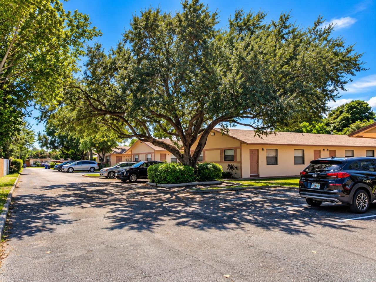 5619 Mckinley, Unit A-H, Hollywood, FL 33021 Photo