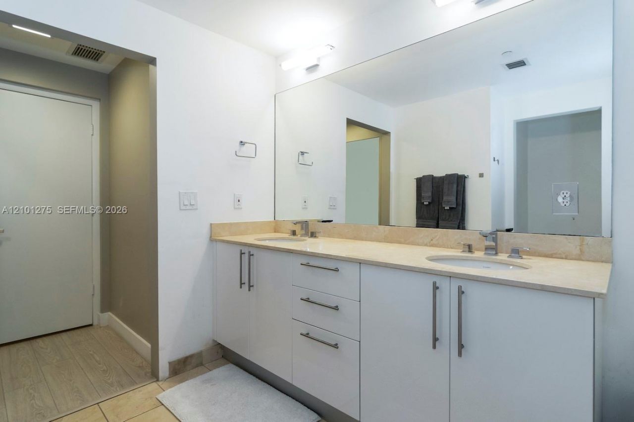 3330 NE 190 St, Unit 516, Aventura, FL 33180 Photo