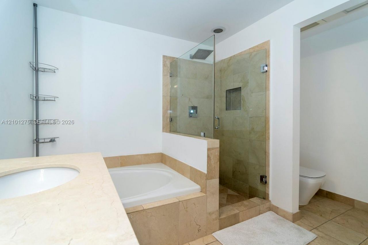 3330 NE 190 St, Unit 516, Aventura, FL 33180 Photo