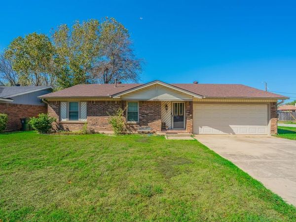 6941 Bennington Drive, Watauga, TX 76148