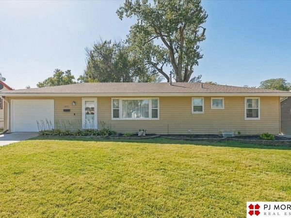 1231 Sunset Drive, Bellevue, NE 68005