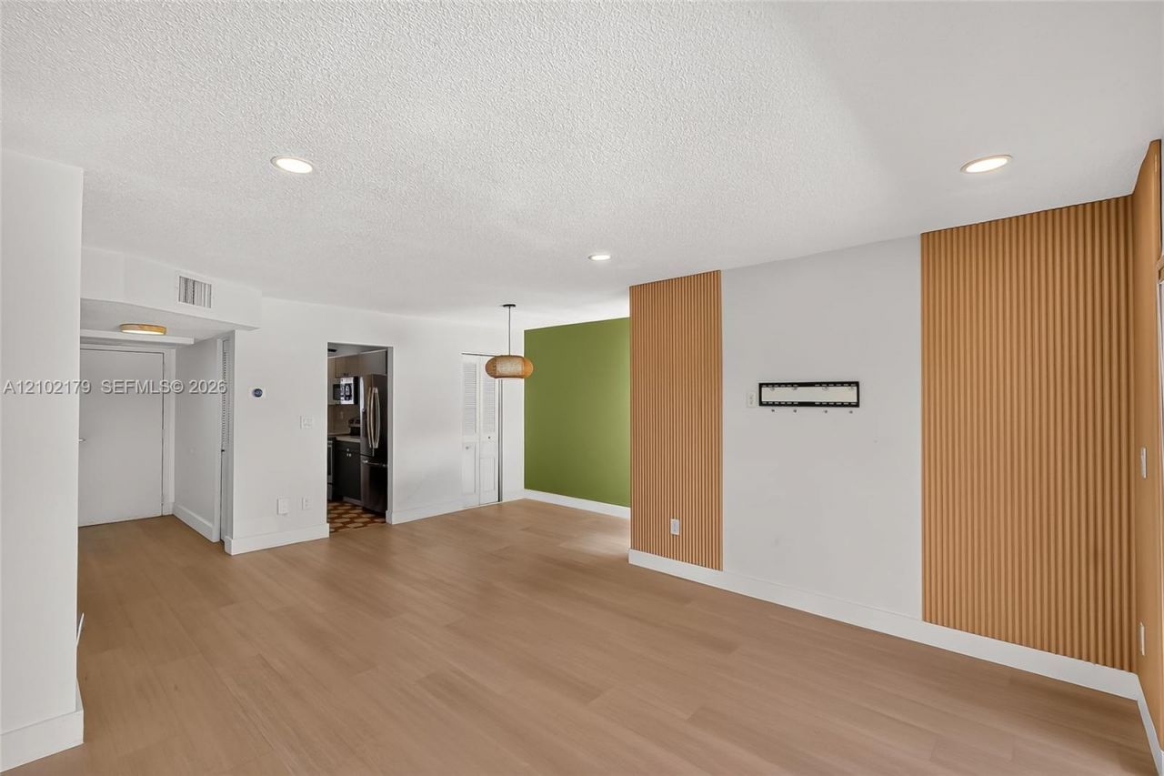 525 Coral Way , Unit 403, Coral Gables, FL 33134 Photo