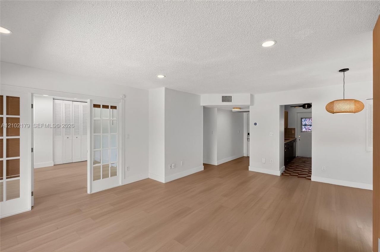 525 Coral Way , Unit 403, Coral Gables, FL 33134 Photo