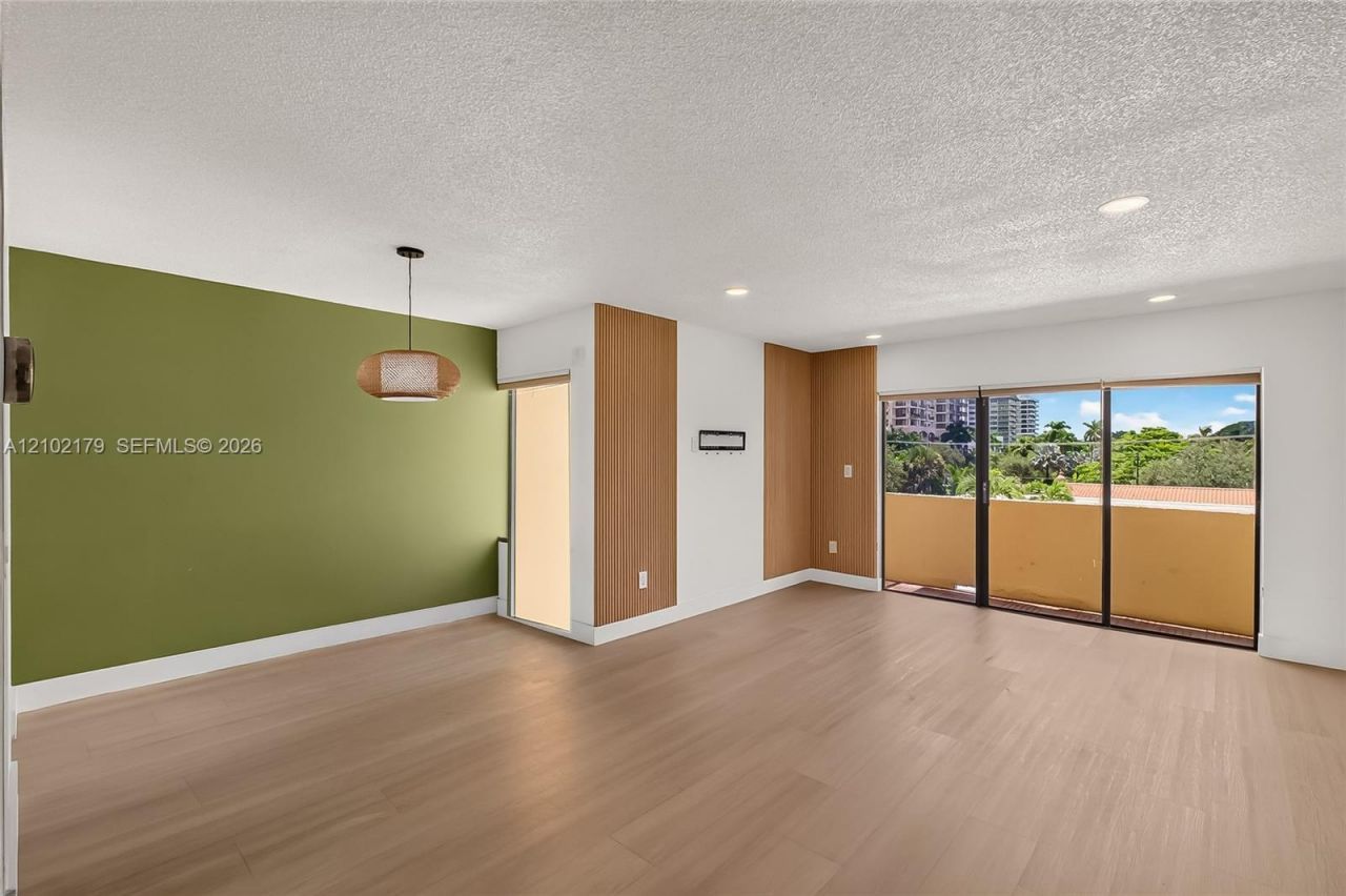 525 Coral Way , Unit 403, Coral Gables, FL 33134 Photo