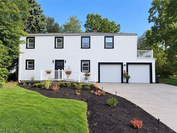 4 Owaissa Drive, Timberlake, OH 44095