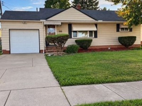 15600 Glenwood Avenue , Maple Heights, OH 44137
