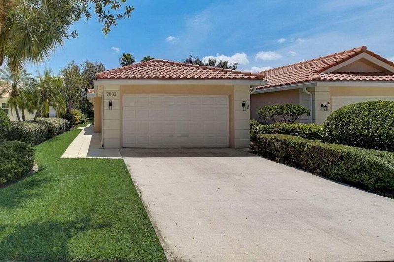 2802 Livingston Lane, West Palm Beach, FL 33411 Photo