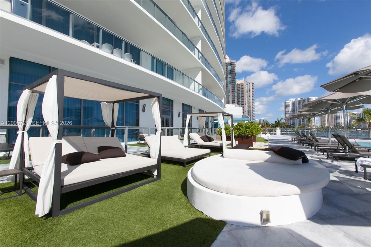 3300 NE 188th St , Unit 210, Aventura, FL 33180 Photo