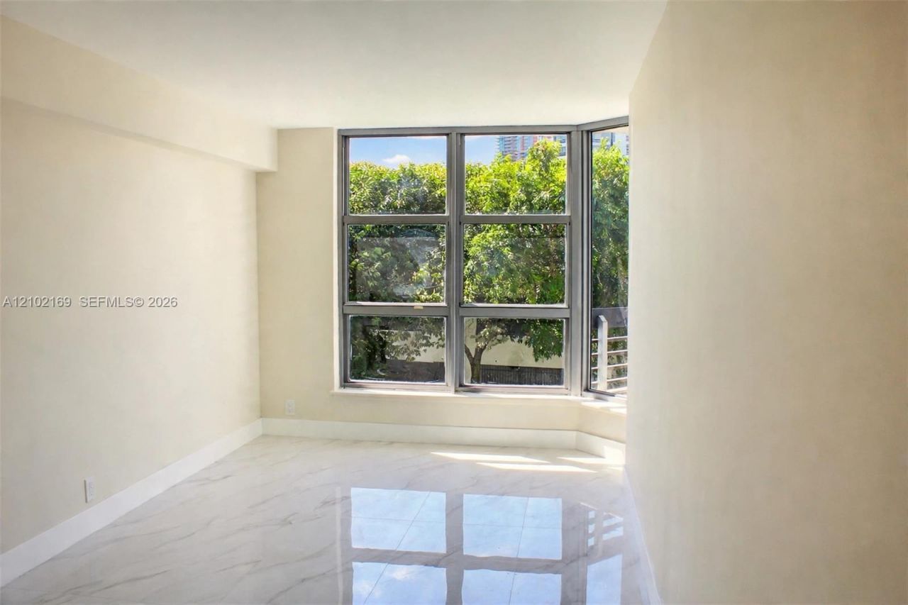 19101 NE 36th Ct , Unit 302, Aventura, FL 33180 Photo