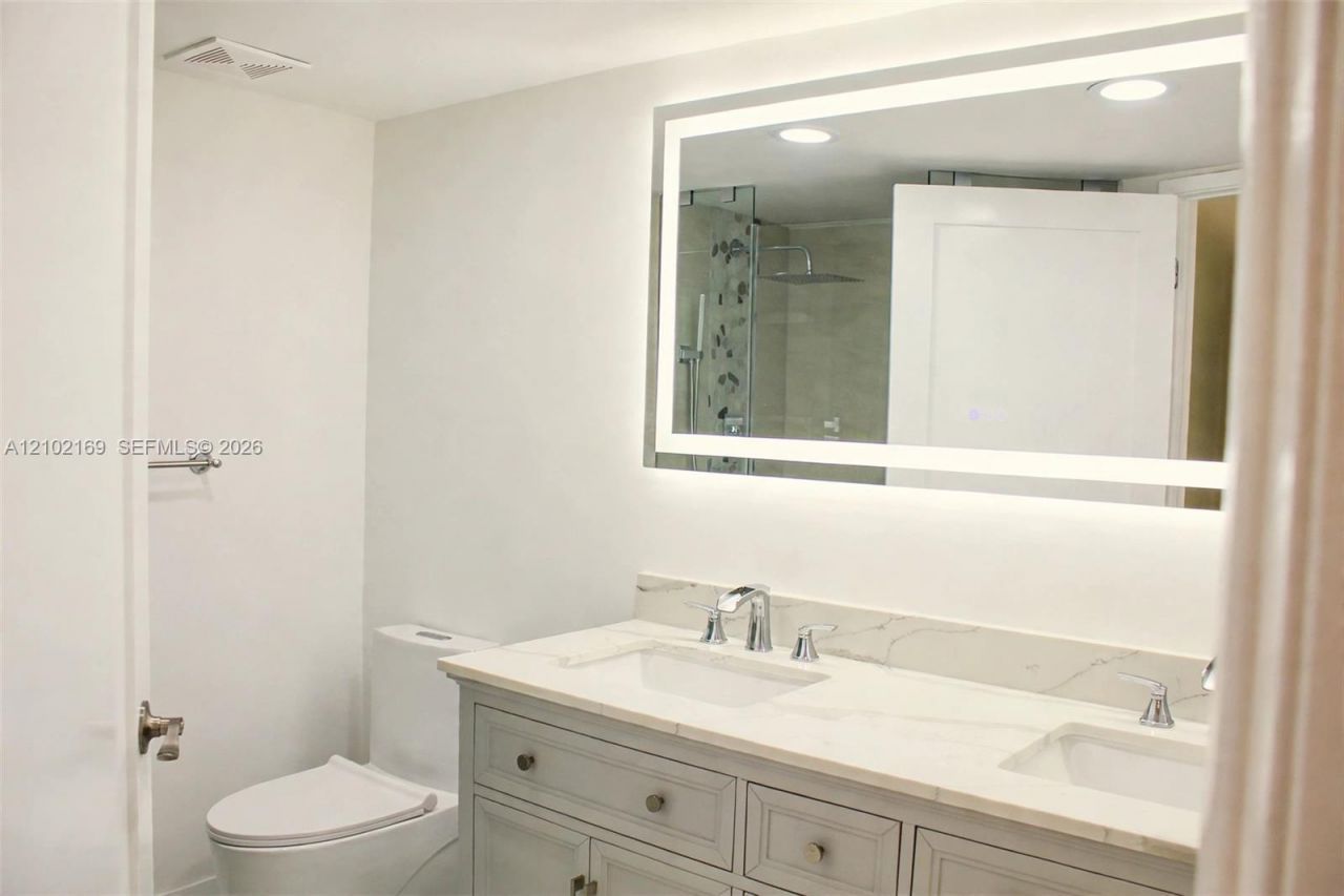 19101 NE 36th Ct , Unit 302, Aventura, FL 33180 Photo
