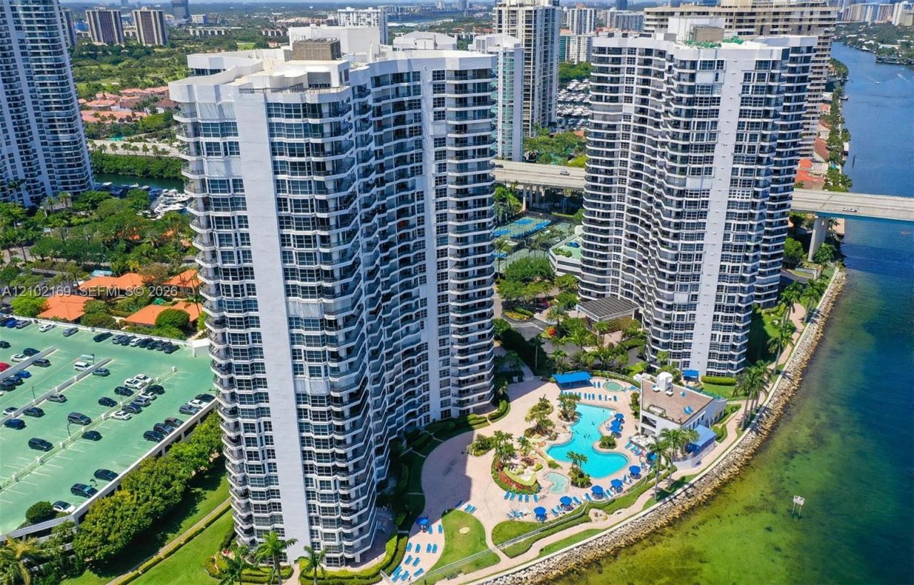 19101 NE 36th Ct , Unit 302, Aventura, FL 33180 Photo