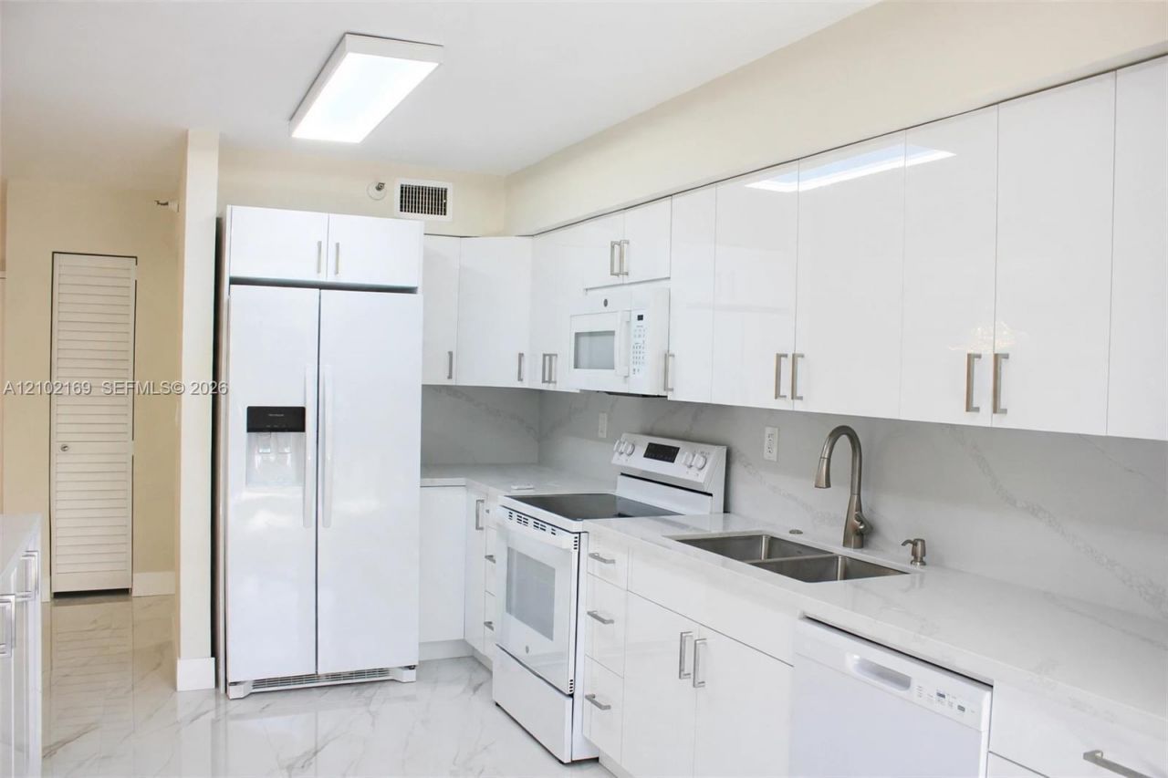 19101 NE 36th Ct , Unit 302, Aventura, FL 33180 Photo