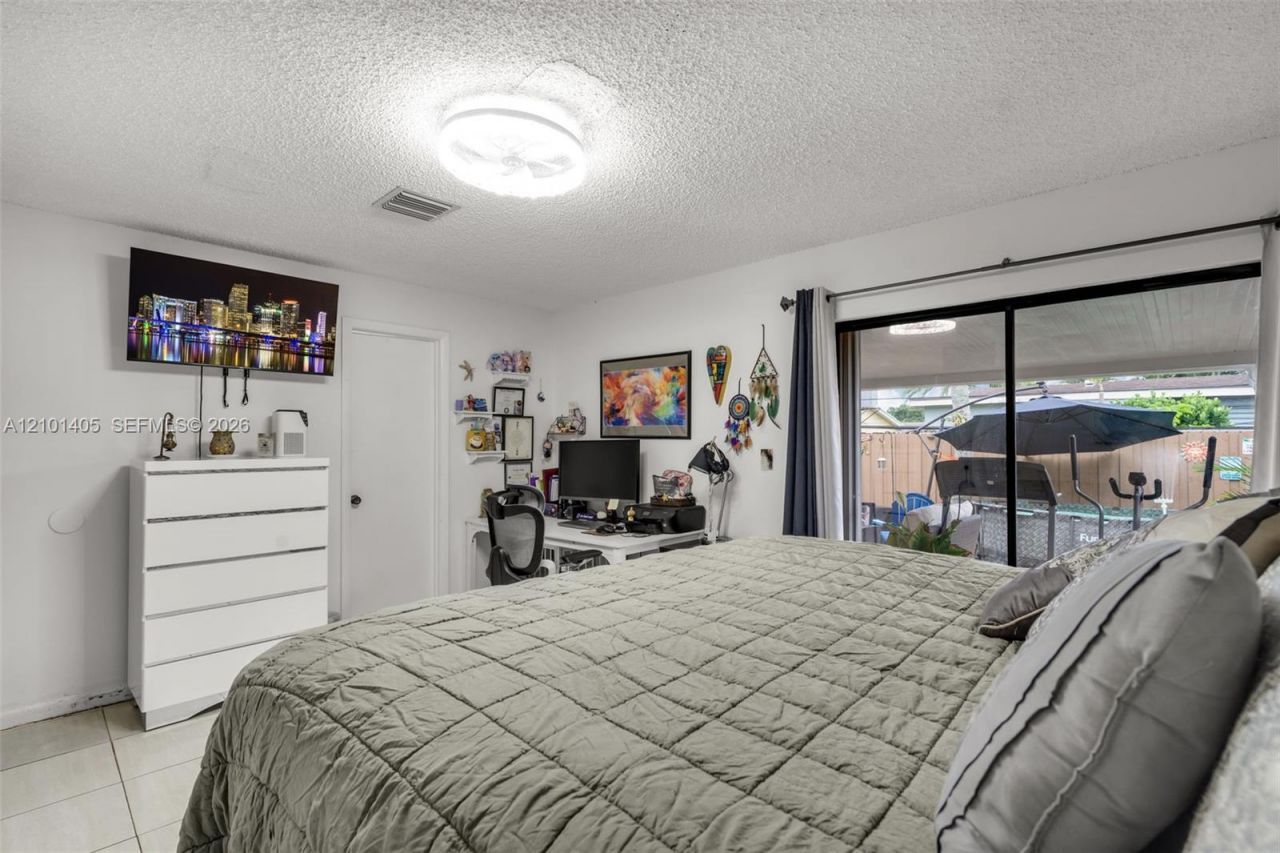 7810 Pembroke Rd, Miramar, FL 33023 Photo