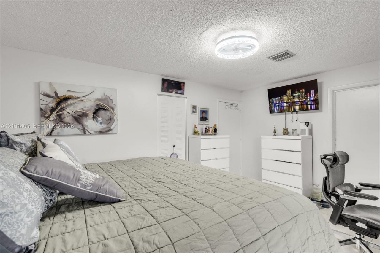 7810 Pembroke Rd, Miramar, FL 33023 Photo