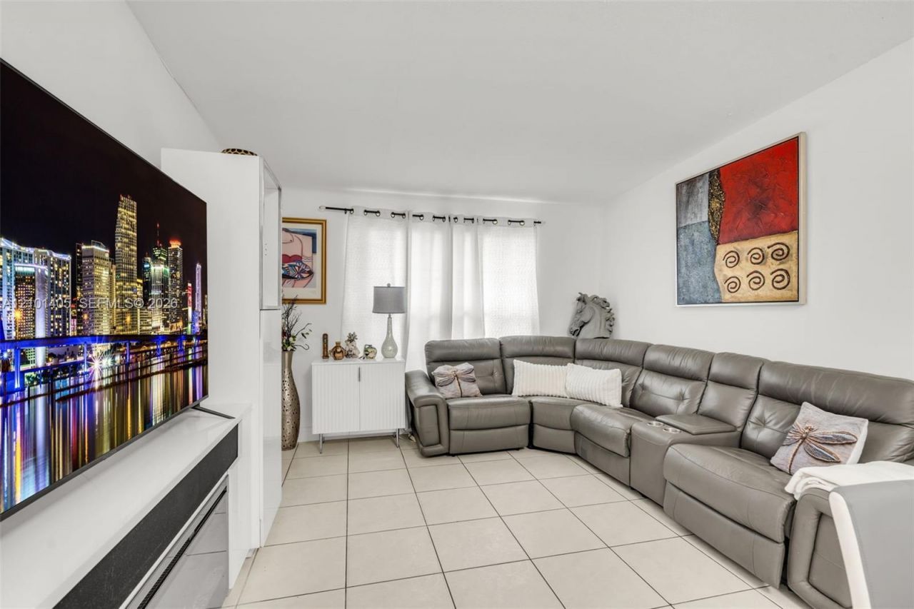 7810 Pembroke Rd, Miramar, FL 33023 Photo