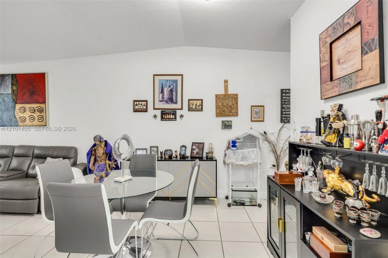 7810 Pembroke Rd, Miramar, FL 33023 Photo