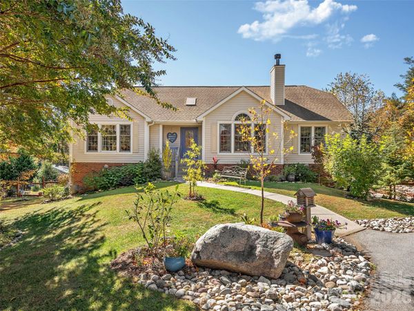 23 Old Applewood Lane , Hendersonville, NC 28739