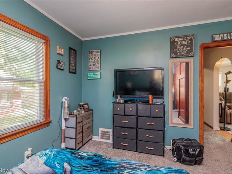 2415 E Ridgewood Drive, Seven Hills, OH 44131 Photo 13