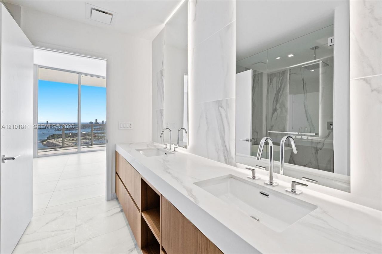1400 Biscayne Blvd , Unit 3601, Miami, FL 33132 Photo