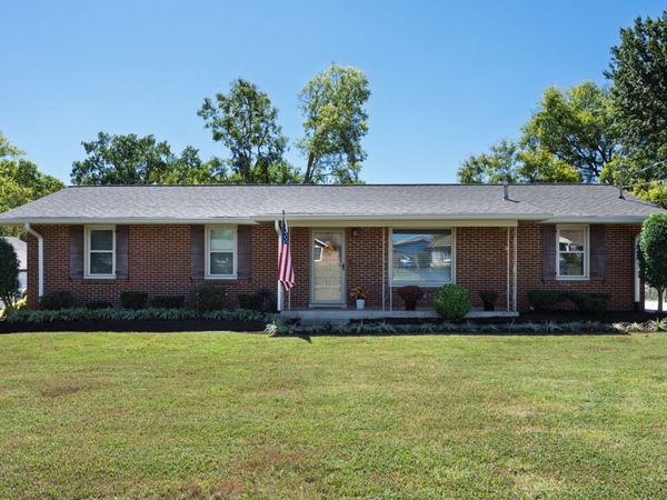 114 Woodyside Dr , Hendersonville, TN 37075