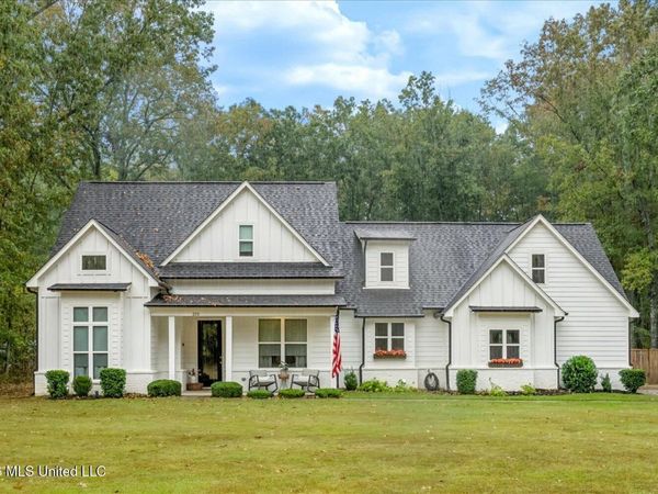 215 Dry Field Road, Byhalia, MS 38611
