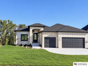 518 Courtyard Court, Ashland, NE 68003