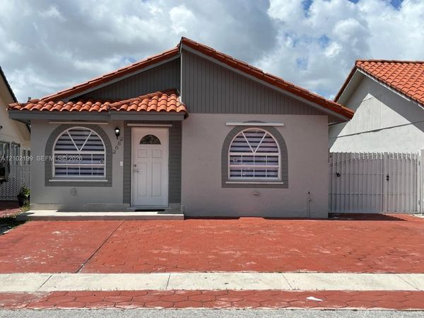 2682 W 74th Ter , Hialeah, FL 33016