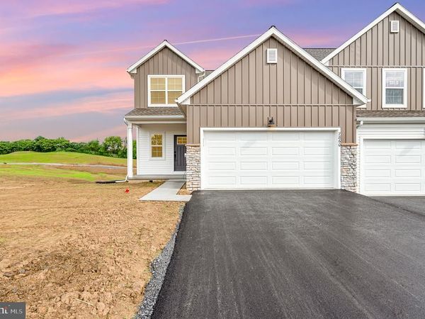 7860 OAK BROOK DRIVE, HARRISBURG, PA 17112
