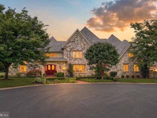 7 WHITE OAK CIRCLE, LEMOYNE, PA 17043