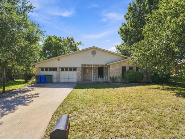 2105 Mildred DR, Taylor, TX 76574