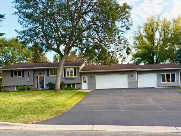 642 Callahan Place, Mendota Heights, MN 55118