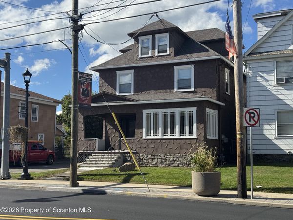 813-815 Main Street , Dickson City, PA 18519