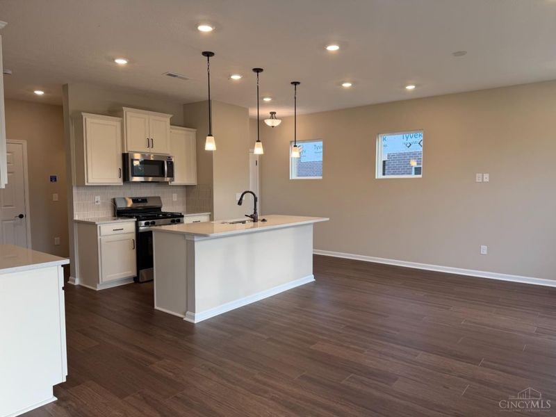 7241 Grandpoint Drive, West Chester, OH 45069 Photo 8