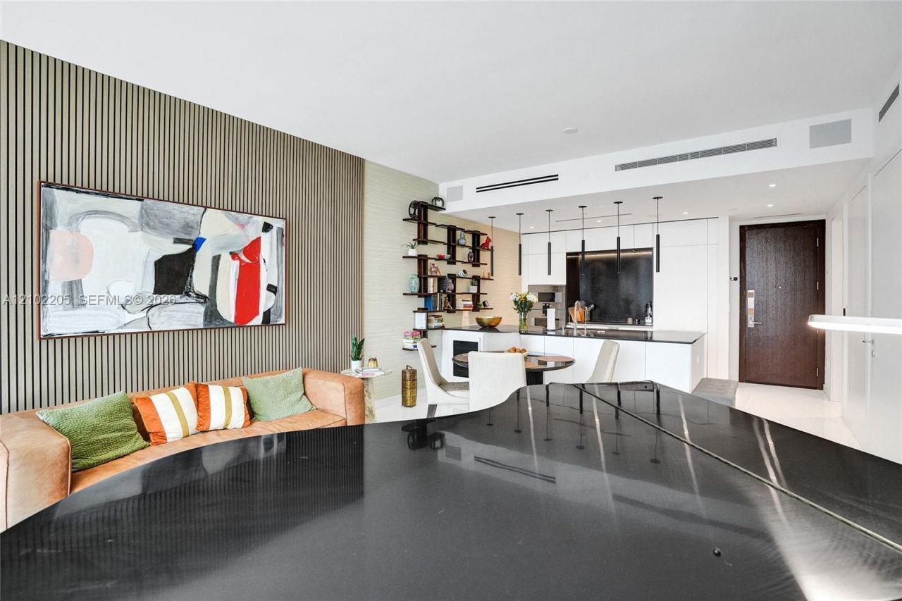 300 Biscayne Boulevard Way, Unit 2106W, Miami, FL 33131 Photo