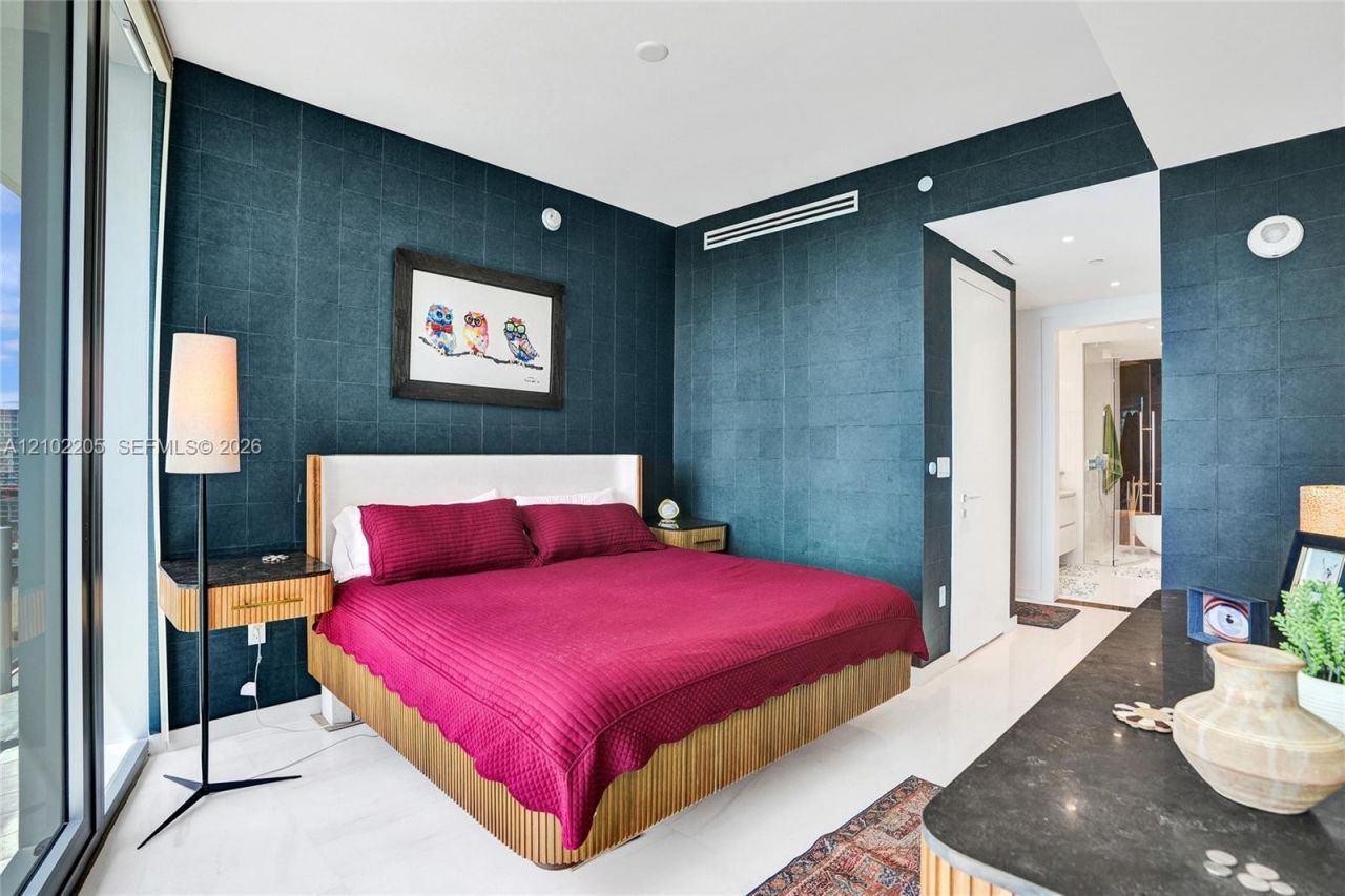 300 Biscayne Boulevard Way, Unit 2106W, Miami, FL 33131 Photo