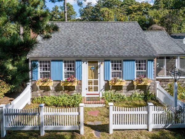 335 Lower County Rd, Dennis, MA 02639