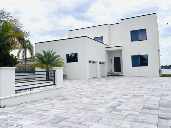 2115 N Halifax Avenue, Daytona Beach, FL 32118