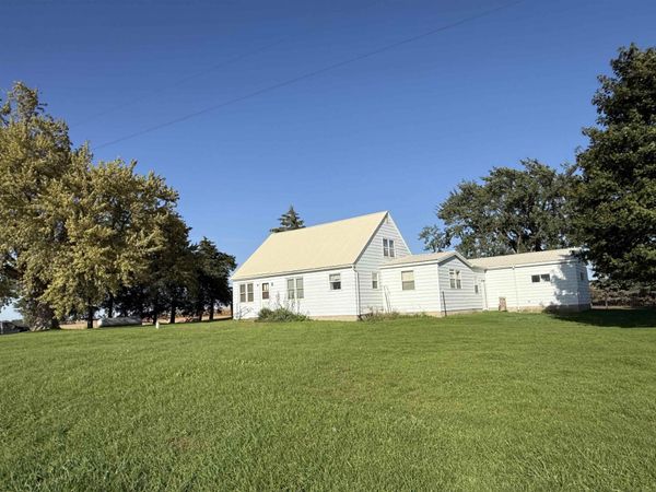 2848 SCOTT BLVD , Winthrop, IA 50682