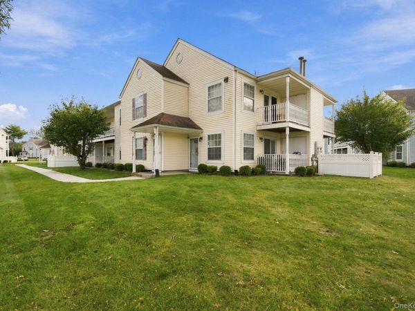 100 Fairview Circle , Middle Island, NY 11953