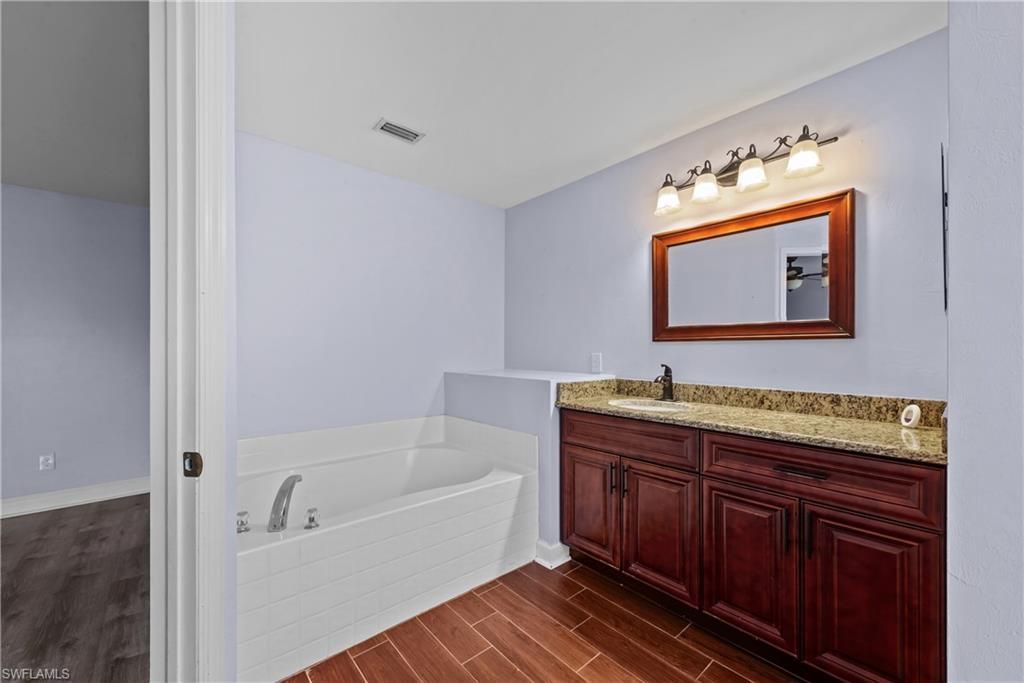 1330 NE 33rd Ln, Cape Coral, FL 33909 Photo
