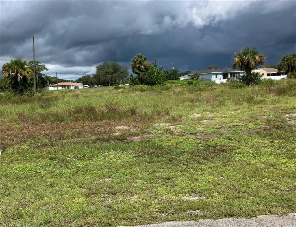 Lot #2 Leader St, Labelle, FL 33935 Main Photo