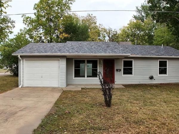 714 Morris Street , Farmington, MO 63640